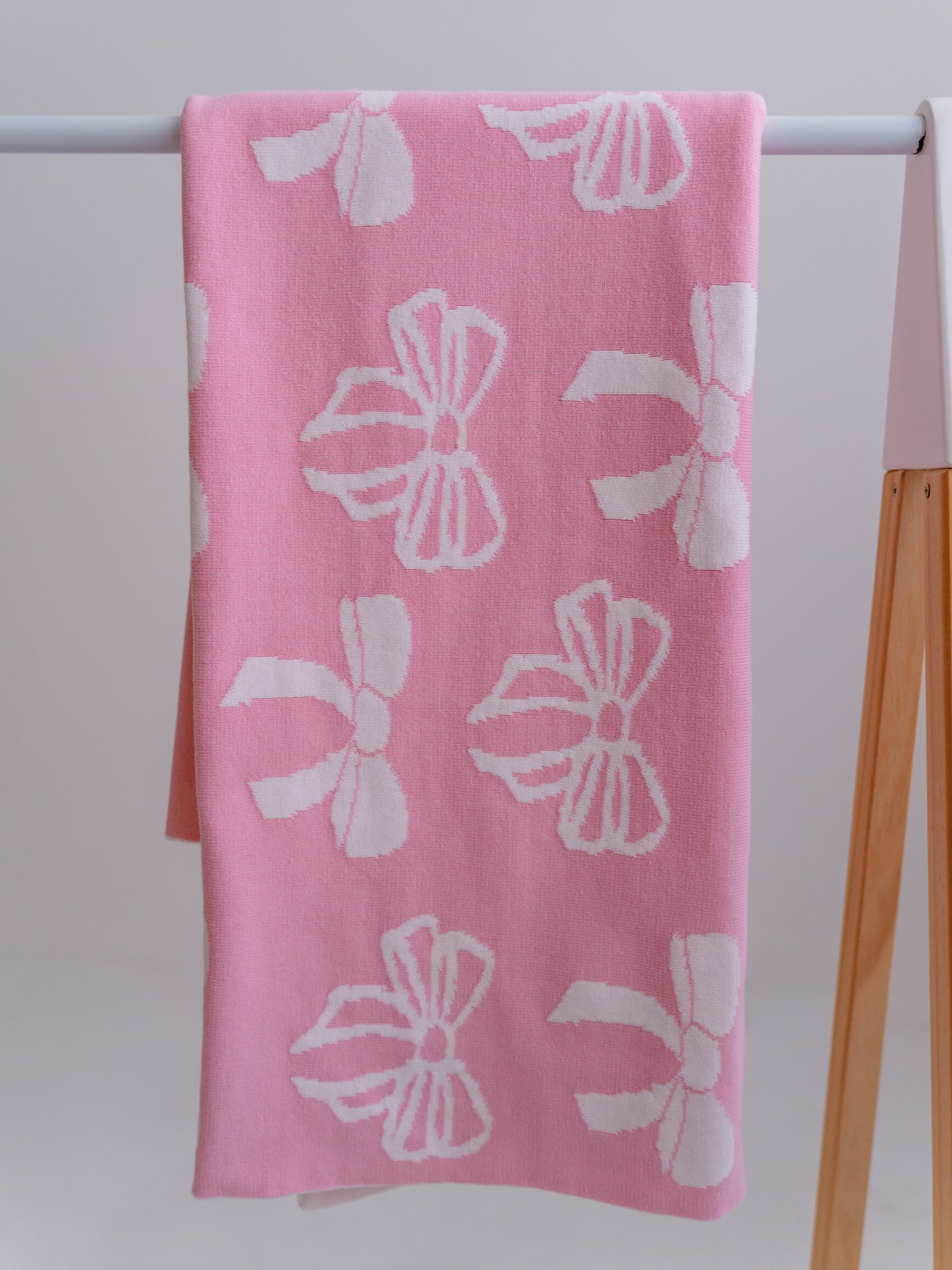 SUGAR BOW - KNITTED BLANKET