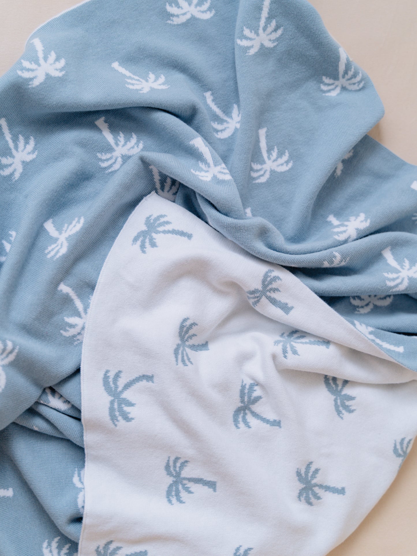 OCEAN PARADISE - KNITTED BLANKET