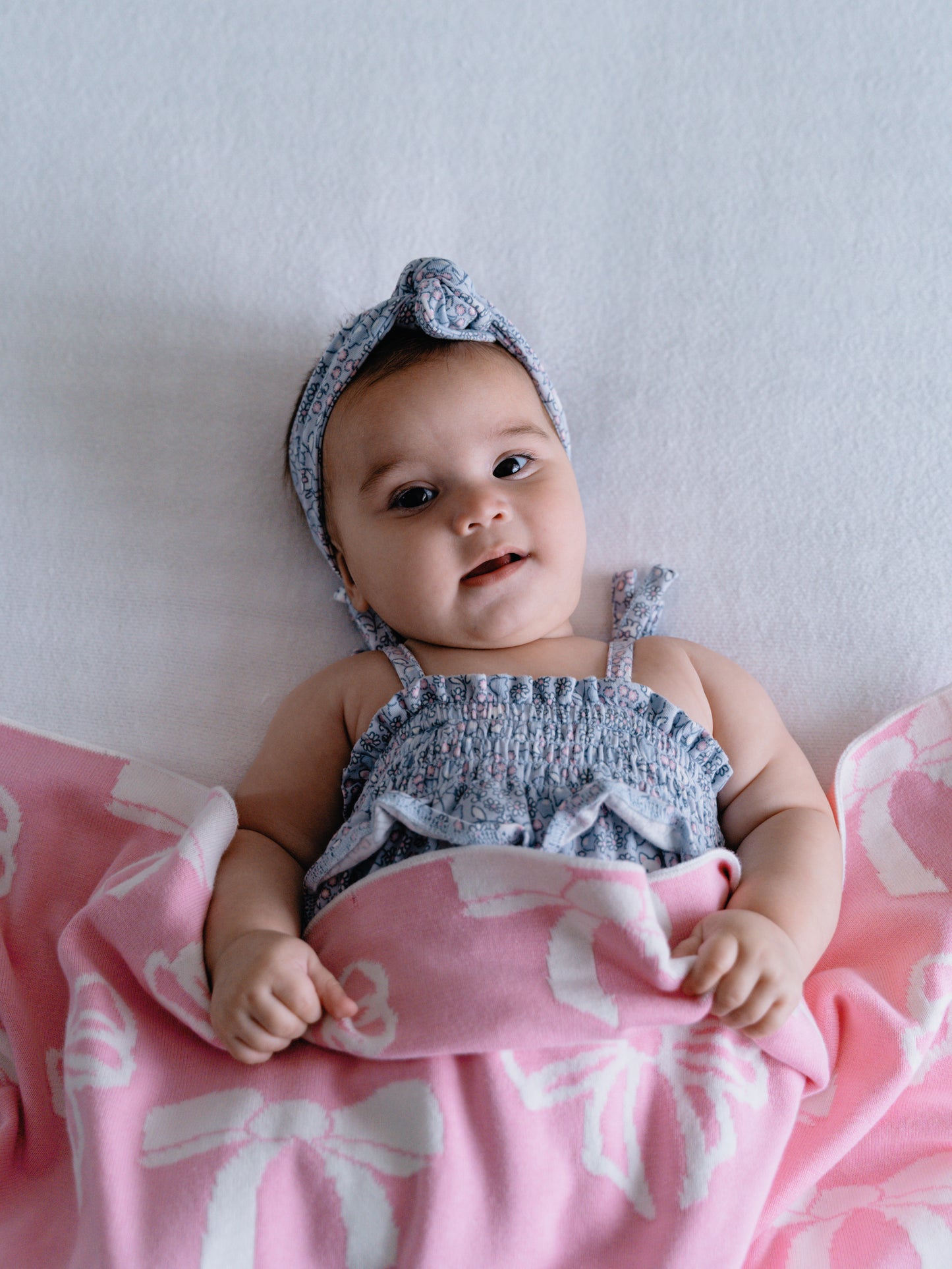 SUGAR BOW - KNITTED BLANKET